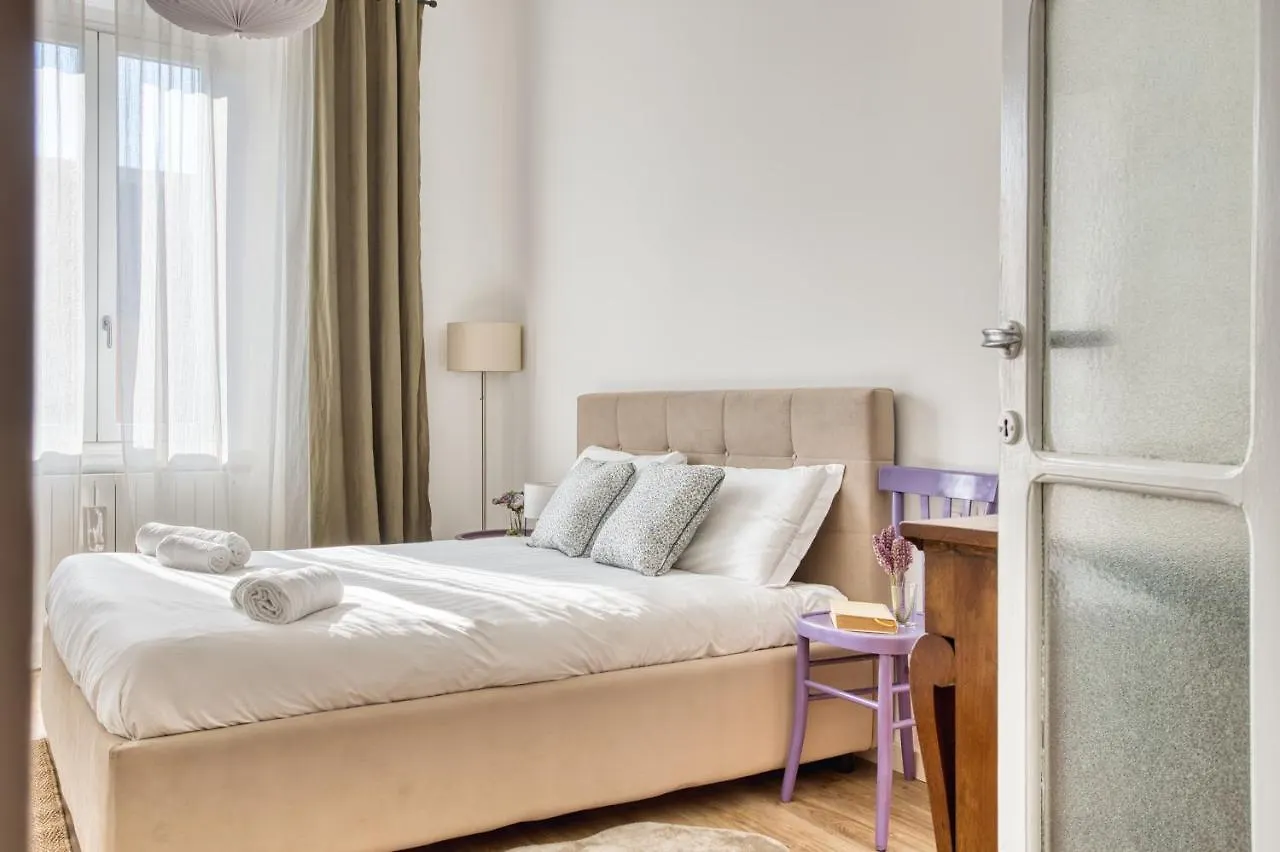 Joivy Chic Flat In De Angeli Apartment Milan Italy